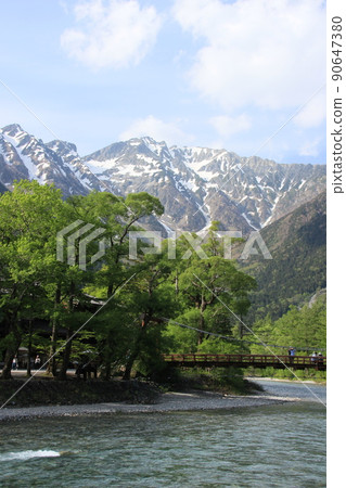 上高地 春天風景 信州風景 雪山 上高地 春天風景 信州風景 雪山 90647380