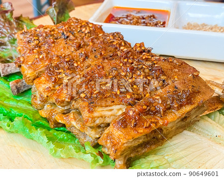 中國絲綢之路菜，羊肉羊肉（烤羊排骨） 90649601