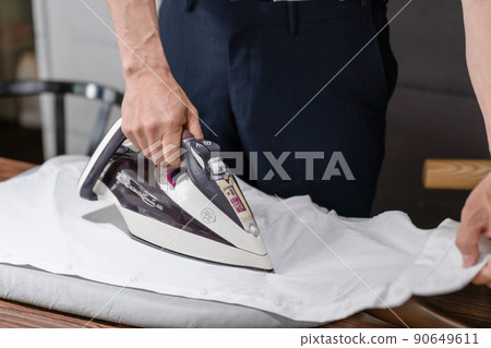 一個男人誰熨 一個男人誰熨 90649611