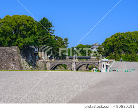 Nijubashi, the main gate stone bridge seen from the Imperial Palace Gaien (Chiyoda-ku, Tokyo) Nijubashi, the main gate stone bridge seen from the Imperial Palace Gaien (Chiyoda-ku, Tokyo) 90650191