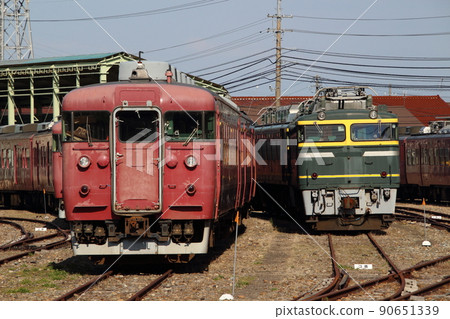 Nanao Line 413 series located at Kanazawa Car Maintenance Center Matto Headquarters 90651339