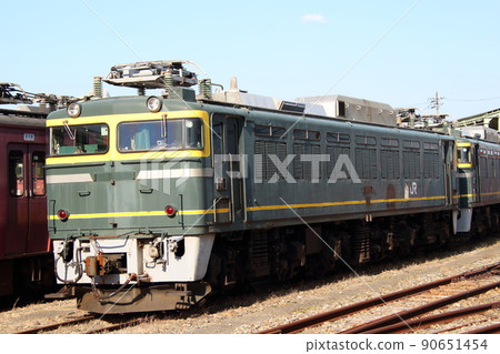 位於金澤汽車維修中心松藤本部的EF81暮光塗裝機 位於金澤汽車維修中心松藤本部的EF81暮光塗裝機 90651454