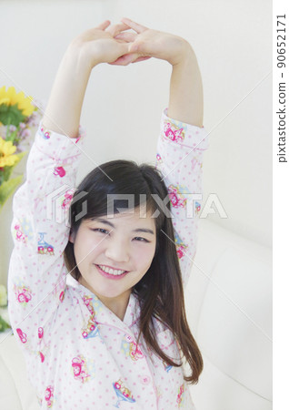 睡衣女孩早上 90652171