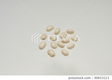 A bird's-eye view of a few beans called "Teji" from Hokkaido that can be used in various ways, including as a material. A bird's-eye view of a few beans called "Teji" from Hokkaido that can be used in various ways, including as a material. 90653221
