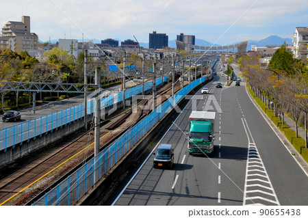 從兵庫縣道 720 科技園三田線的立交橋往南伍迪鎮站看 從兵庫縣道 720 科技園三田線的立交橋往南伍迪鎮站看 90655438