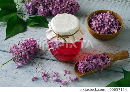 Lilac flowers syrup Lilac flowers syrup 90657154