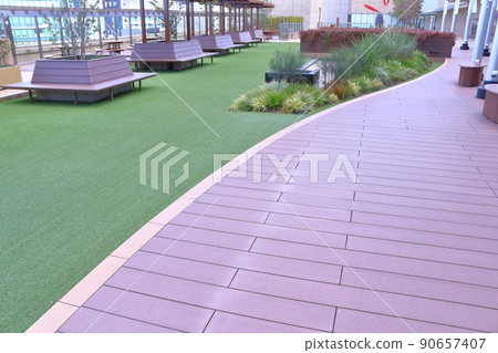 《Osaka City》 Osaka Station Building Rooftop Space 《Osaka City》 Osaka Station Building Rooftop Space 90657407