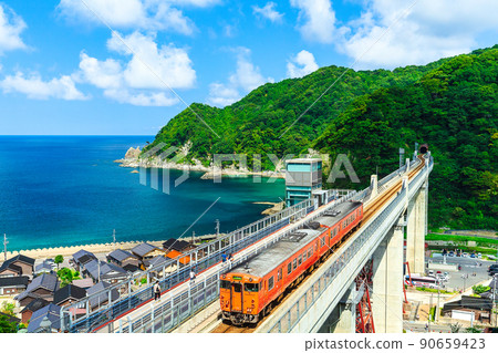 Amarube Station, an empty station with a superb view (Kami-cho, Mikata-gun, Hyogo Prefecture) 90659423
