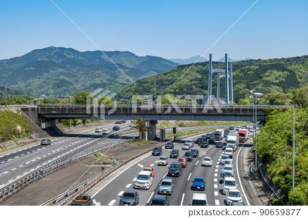 Down line near Ashigara SA on the Tomei Expressway, which is congested during Golden Week 90659877