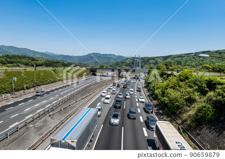 Down line near Ashigara SA on the Tomei Expressway, which is congested during Golden Week 90659879