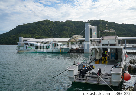 Uehara Port, Iriomote Island, Okinawa Prefecture 90660733