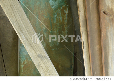 Old wood with dust from the rain 90661555