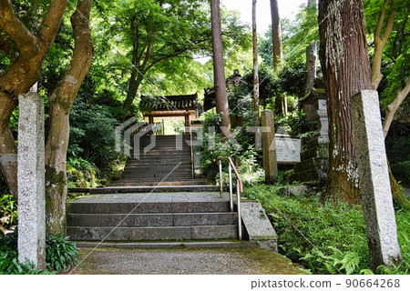 Gansenji Temple_In front of the temple gate 90664268