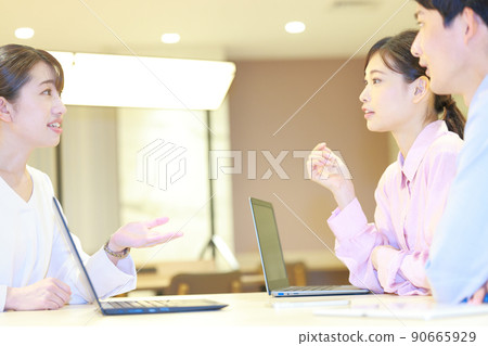 3 business people to talk to 3 3 business people to talk to 3 90665929