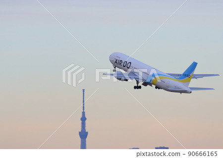 客機起飛；客機上升 90666165