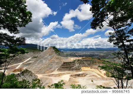 A quarry like a pyramid in Gifu prefecture 5 90666745