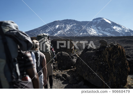 乞力馬扎羅山登山,從西拉洞到巴蘭科露營地的登山風景(Machame路線) 乞力馬扎羅山登山,從西拉洞到巴蘭科露營地的登山風景(Machame路線) 90668479