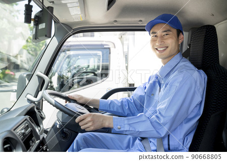 Truck driver looking at the camera smile 90668805