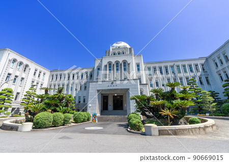 《Ehime Prefecture》 Ehime Prefectural Office in fine weather 90669015