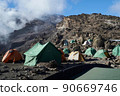 乞力馬扎羅山登山，最後營地的巴拉夫營地（Machame路線） 90669746