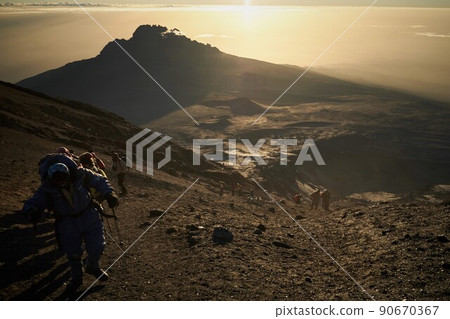 Climbing Kilimanjaro, descending from Stella Point to Baraf (Machame Route) 90670367