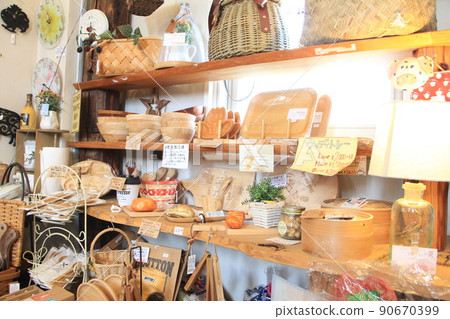 雜貨店的店內陳列，佈局時尚，陳列可愛活潑 90670399