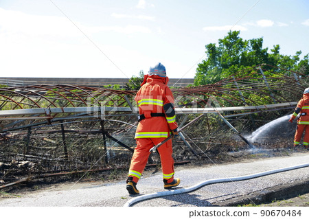 溫室裡的火 90670484