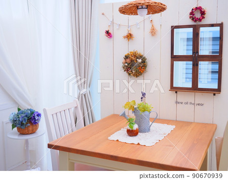 自然的室內可愛的用餐風景 自然的室內可愛的用餐風景 90670939
