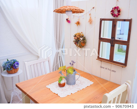自然的室內可愛的用餐風景 自然的室內可愛的用餐風景 90670943