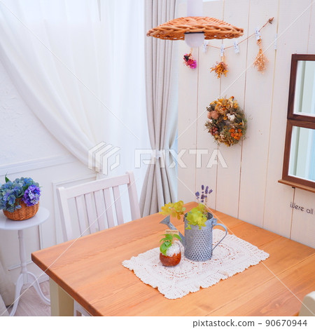自然的室內可愛的用餐風景 自然的室內可愛的用餐風景 90670944