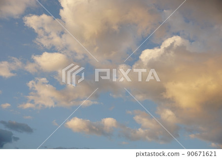 Sky  90671621