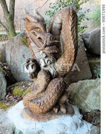 Tateiwa water source dragon wood carving Manganji, Minamioguni-machi, Aso-gun, Kumamoto Prefecture 90671998