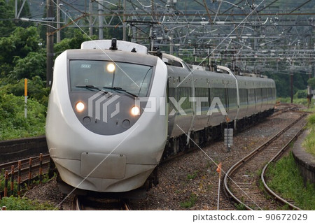 681 series limited express Thunderbird running on the Hokuriku Main Line 681 series limited express Thunderbird running on the Hokuriku Main Line 90672029