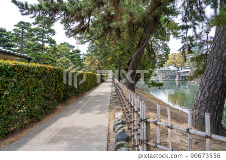 香川縣高松市高松城護城河和沙耶橋 香川縣高松市高松城護城河和沙耶橋 90673556