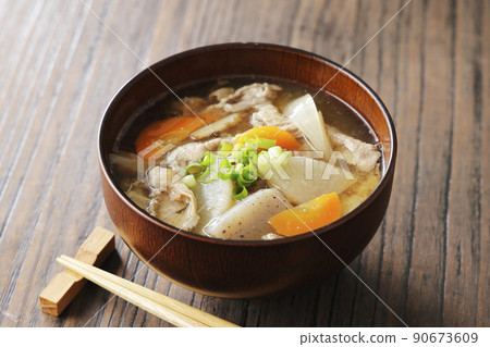 Lots of pork soup 90673609