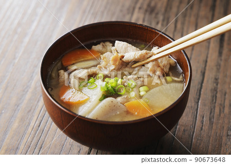 Lots of pork soup 90673648