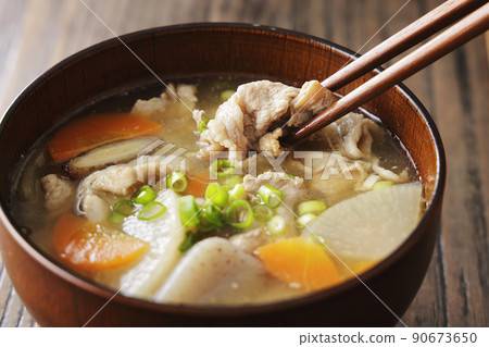 Lots of pork soup 90673650