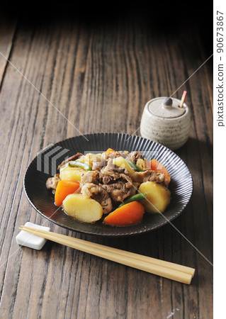 Meat and potatoes 90673867