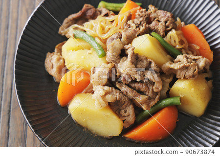 肉和土豆 肉和土豆 90673874