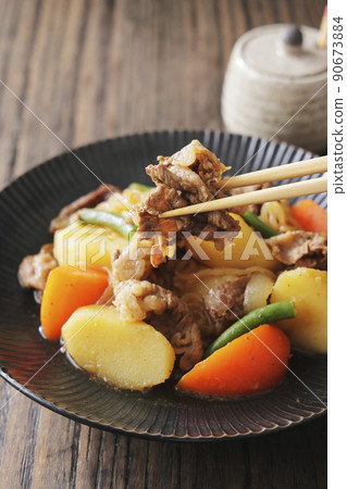 Meat and potatoes 90673884