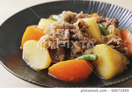 肉和土豆 90673899