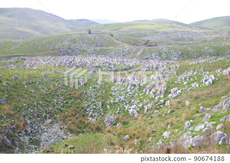 春秋吉台喀斯特高原景觀 90674188