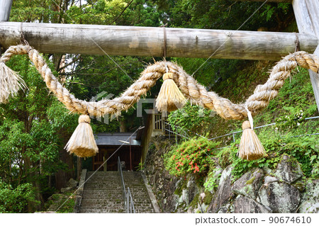 (Ao) Iwakura Shrine [Aridagawa Town, Wakayama Prefecture] 90674610