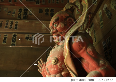 杉本寺金剛力石像 杉本寺金剛力石像 90674672