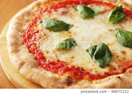 Pizza Margherita 90675222