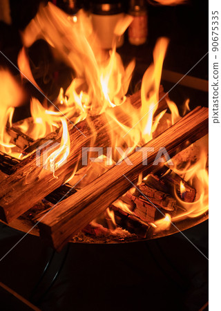 Bonfire at the campsite Bonfire at the campsite 90675335
