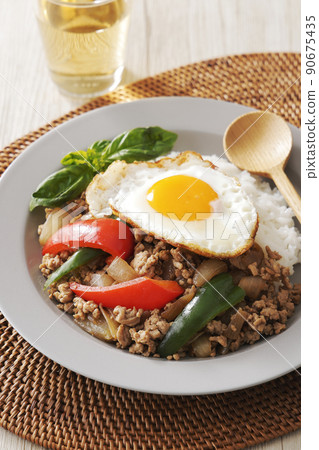 Delicious Gapao rice with fried egg 90675435