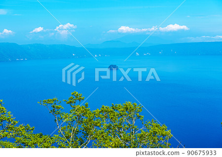 Beautiful blue Mashu, a magnificent view of the mysterious Lake Mashu 90675933