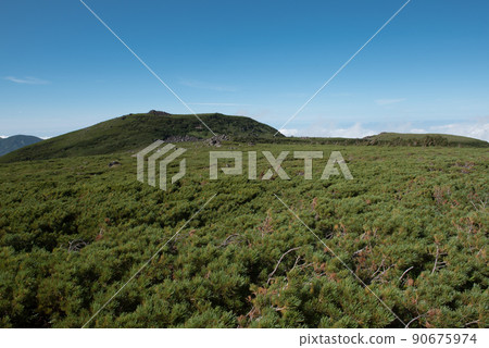 在長野縣富山縣,從白馬山到日本100座名山之一的白馬山的路線上可以看到乘鞍山。 在長野縣富山縣,從白馬山到日本100座名山之一的白馬山的路線上可以看到乘鞍山。 90675974