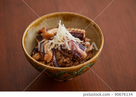 Ikameshi風格的米飯 90676134